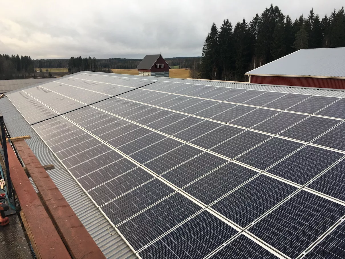 Aurinkosähkö­järjestelmä 50 kWp